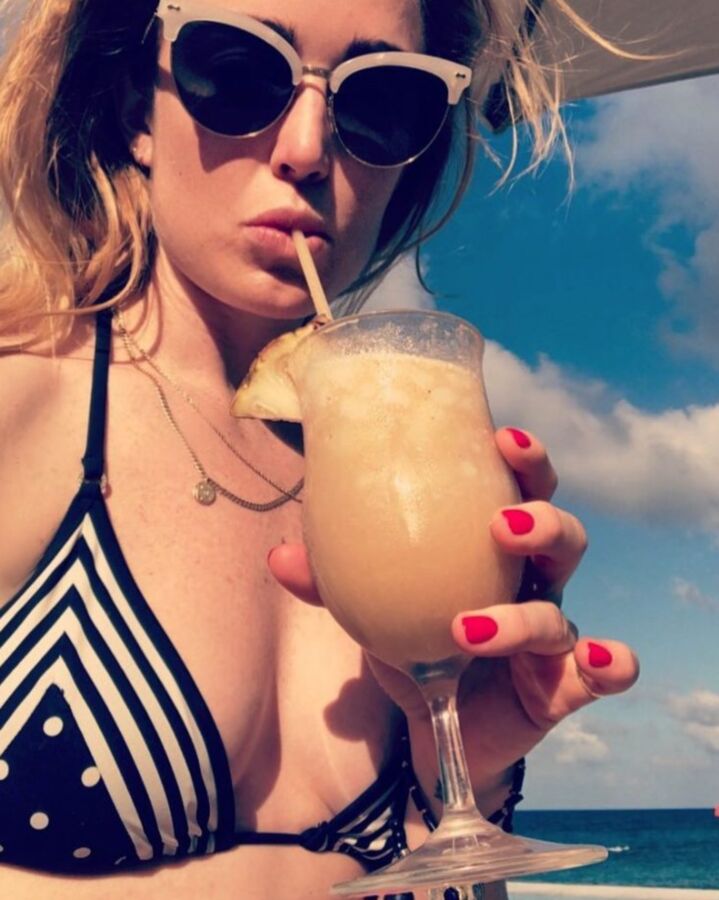 Caity lotz