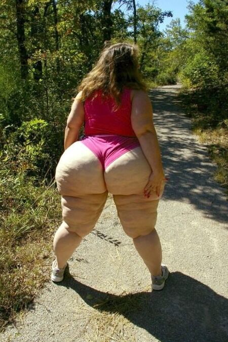Milfs and Matures With Ass