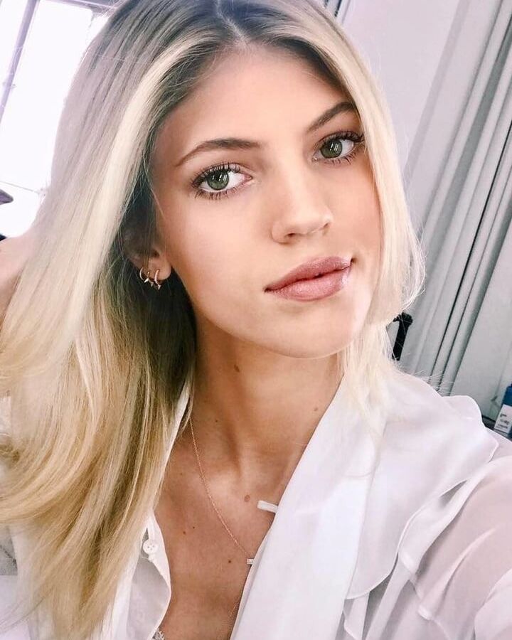 Devon Windsor: Finest Pics