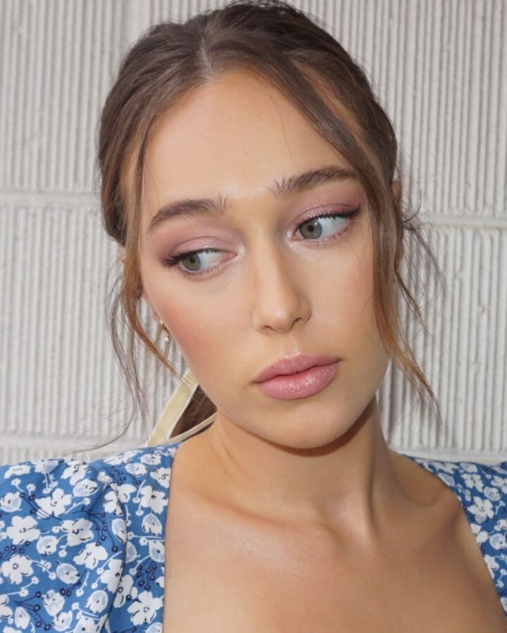 Sexy Alycia Debnam-Carey