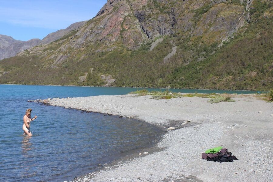 Norwegan nudist