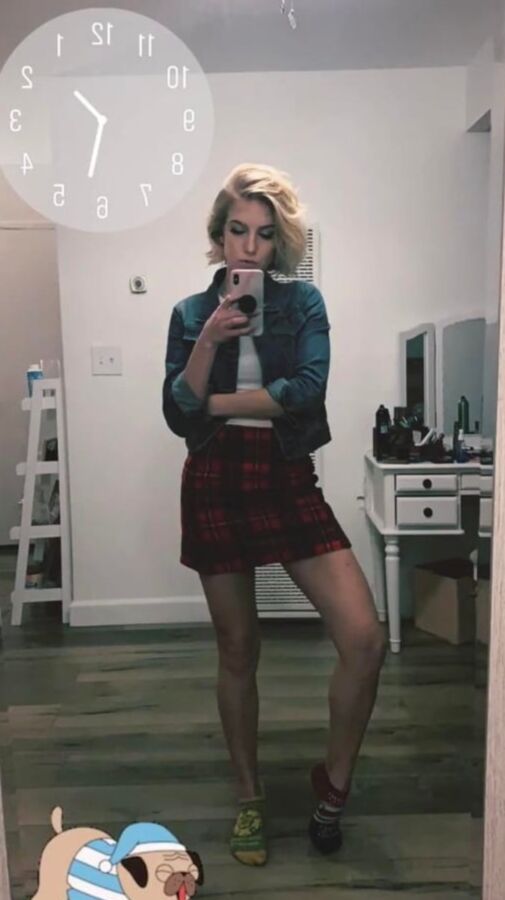 Courtney Miller Hot Pics