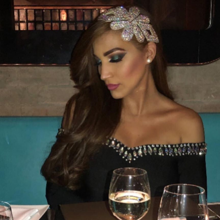 DIVINA, HERMOSA, PRECIOSA, BUENISIMA