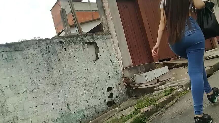 NINFETA BRANQUINHA DA BUNDA LINDA