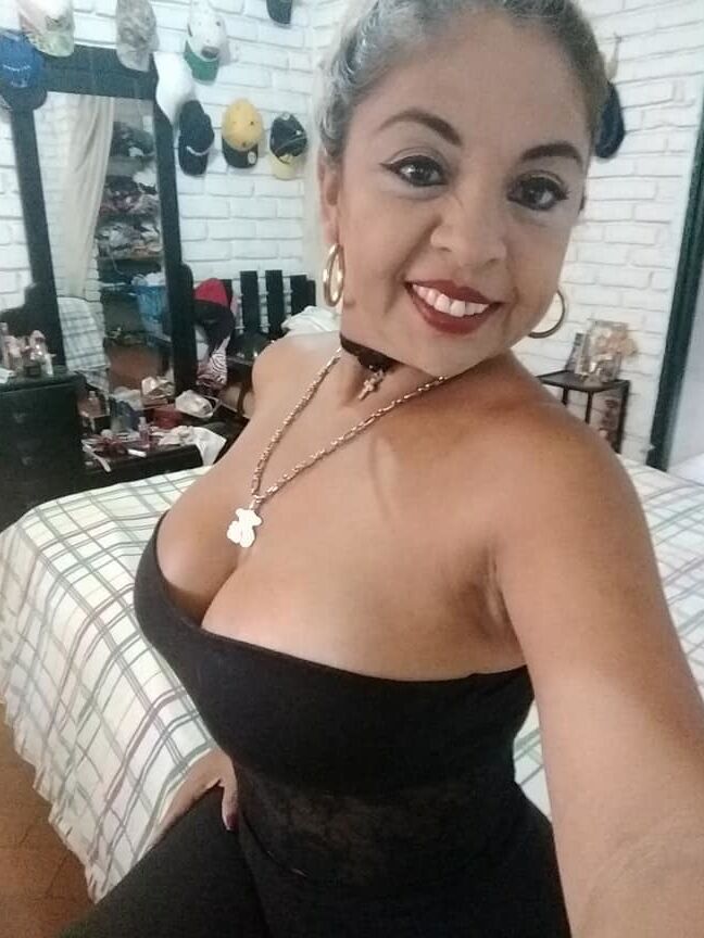 luisa salazar madura tetas grandes culo parado ass