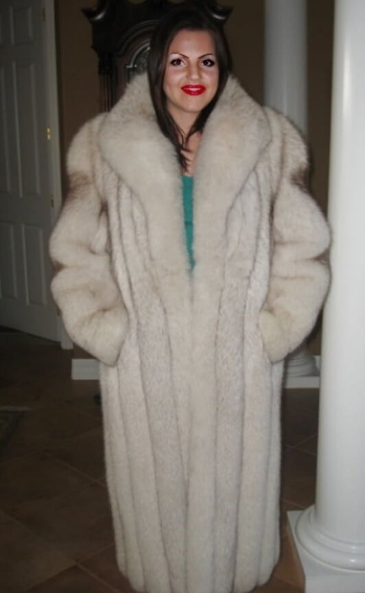 PAULINA AND HER FUR COATS