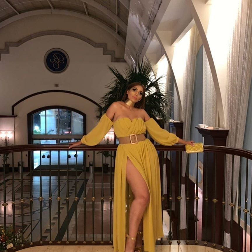 DIVINA, HERMOSA, PRECIOSA, BUENISIMA