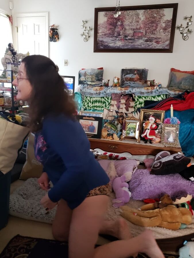 Slut wife on prowl for cock