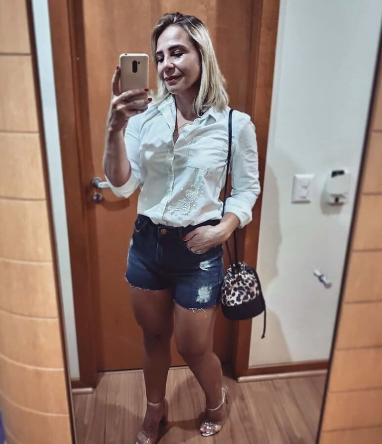 Latin mom very delicious