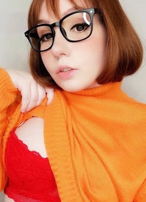 VELMA COSPLAY flexible skirt orange socks panties legs ass