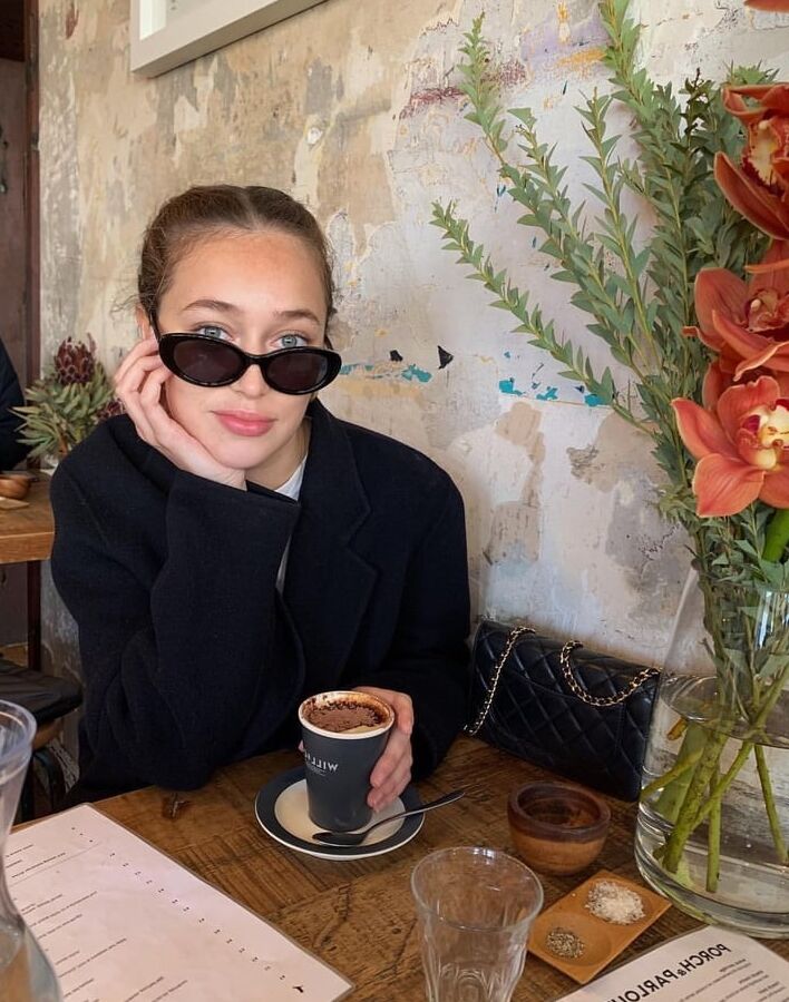 Sexy Alycia Debnam-Carey