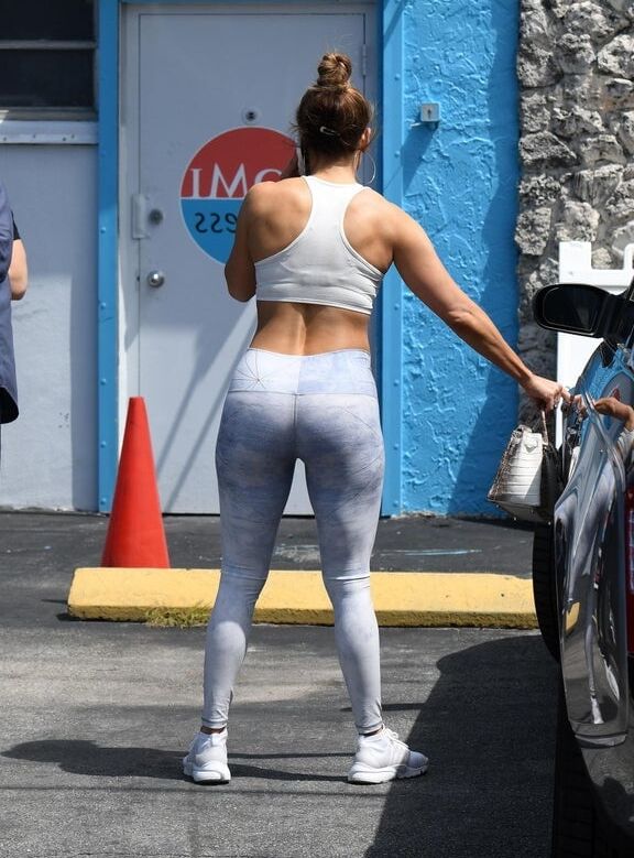Jennifer Lopez juicy booty