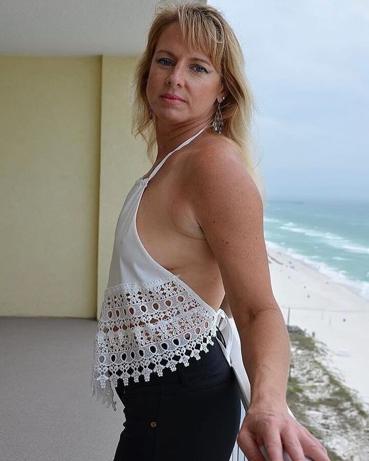 Hot Wives
