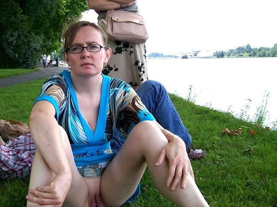 Sexy Mature outside fun