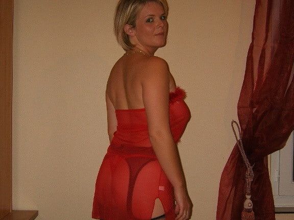 HOT BLOND
