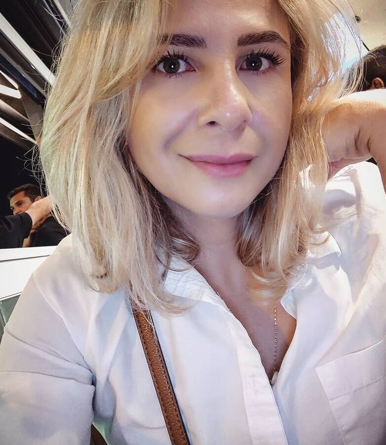 Latin mom very delicious