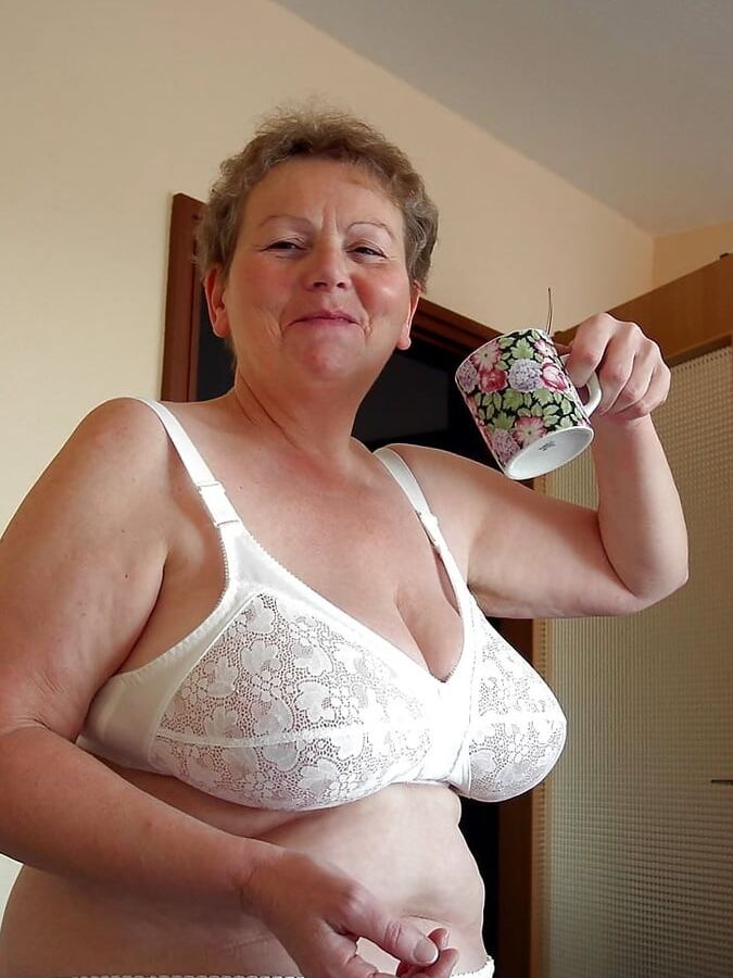 Bbw mix (Women in bra)