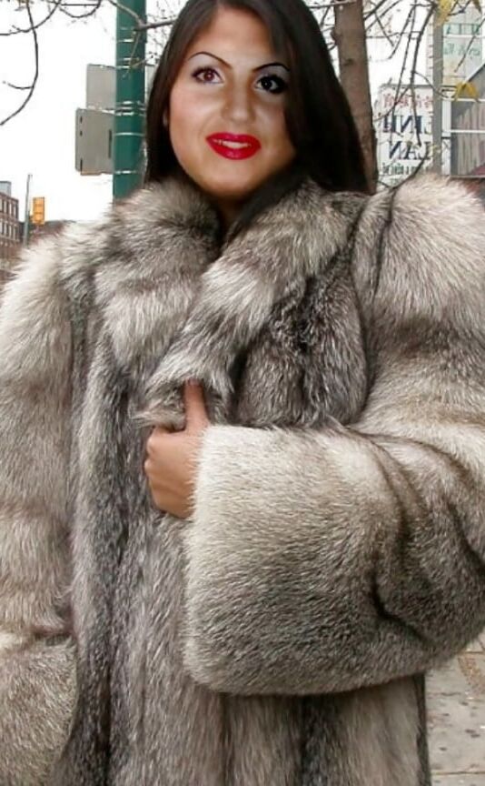 PAULINA AND HER FUR COATS