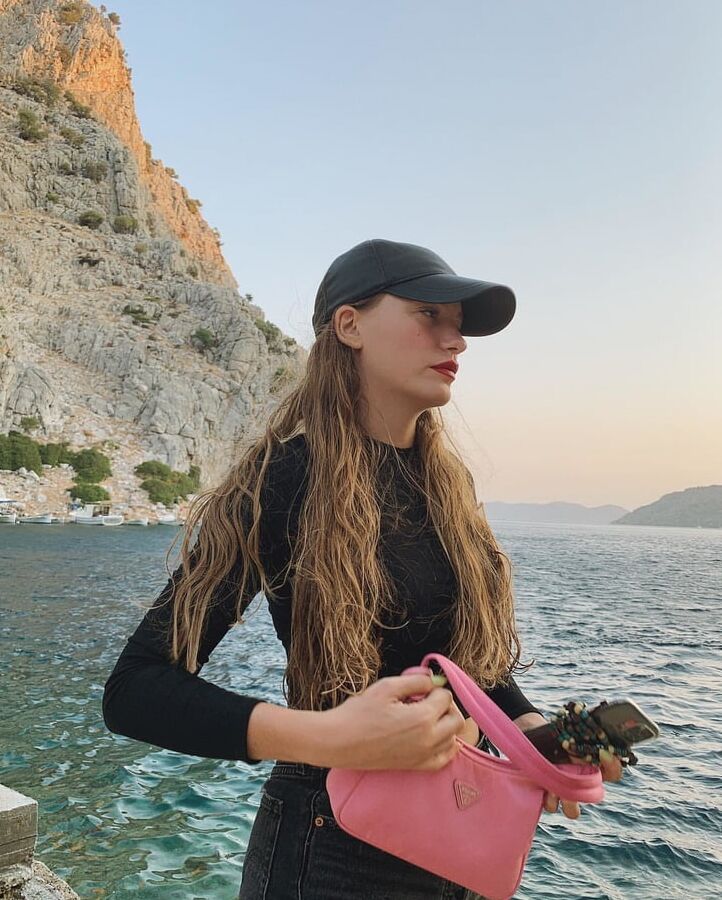 Serenay Sarikaya Sexy Turkish Blonde Girl