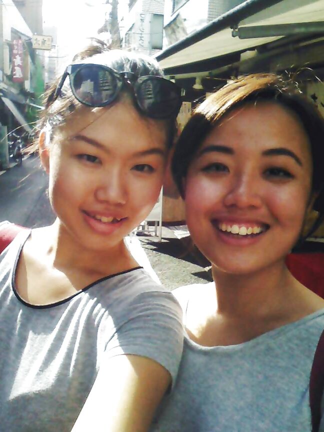 Singaporean Girl financial planner