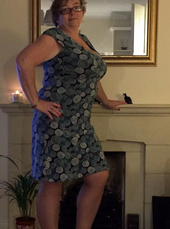 Clothed Mature - Big Boobs