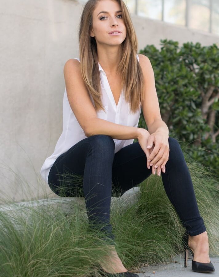 Hannah Cranston is just a cumdump