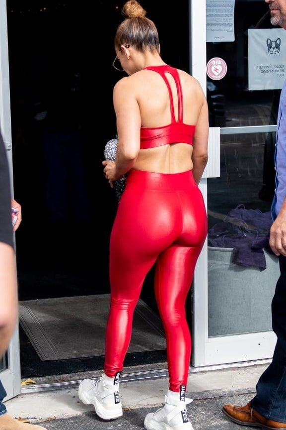 Jennifer Lopez juicy booty
