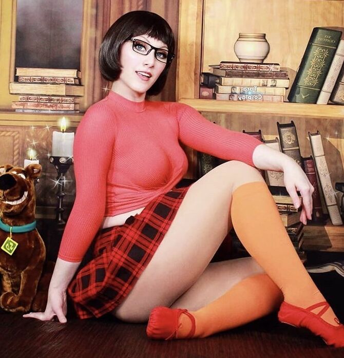 VELMA COSPLAY flexible skirt orange socks panties legs ass