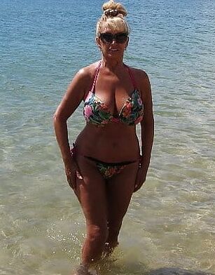 Mature woman with big tits