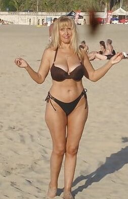 Mature woman with big tits