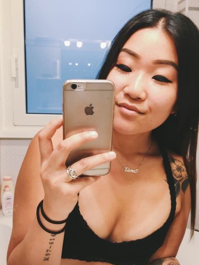 Cucks girl Ellie exposed!
