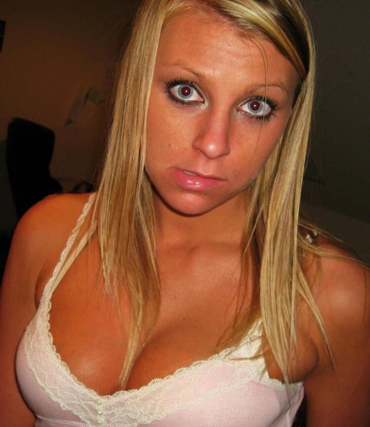 Guy expose gf