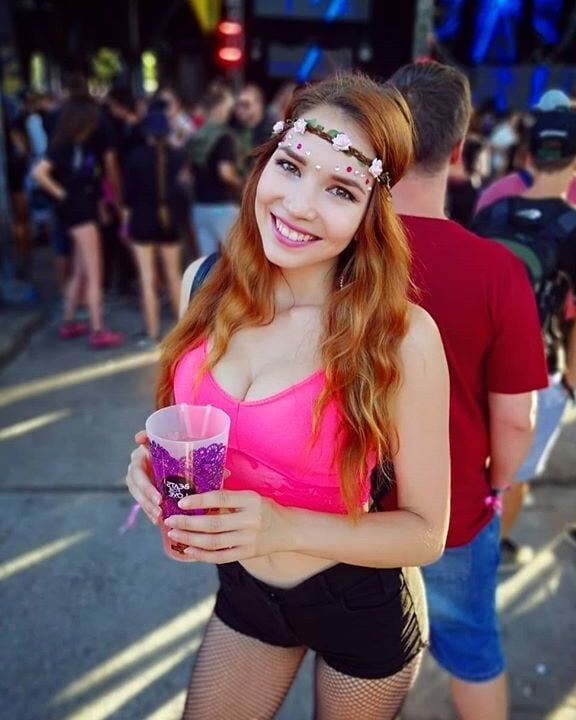 Redhead cutie Terka