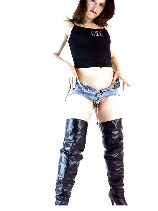 Wives and matures in leather n pvc
