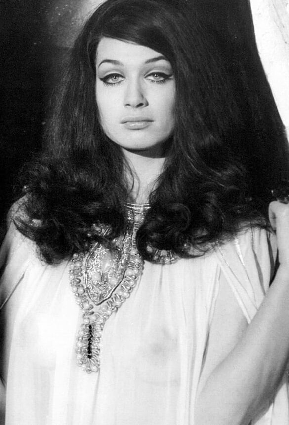 Valerie Leon
