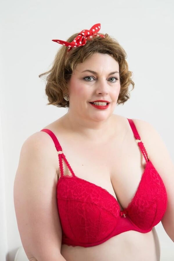 Sexy as fuck FAT MILF Slut