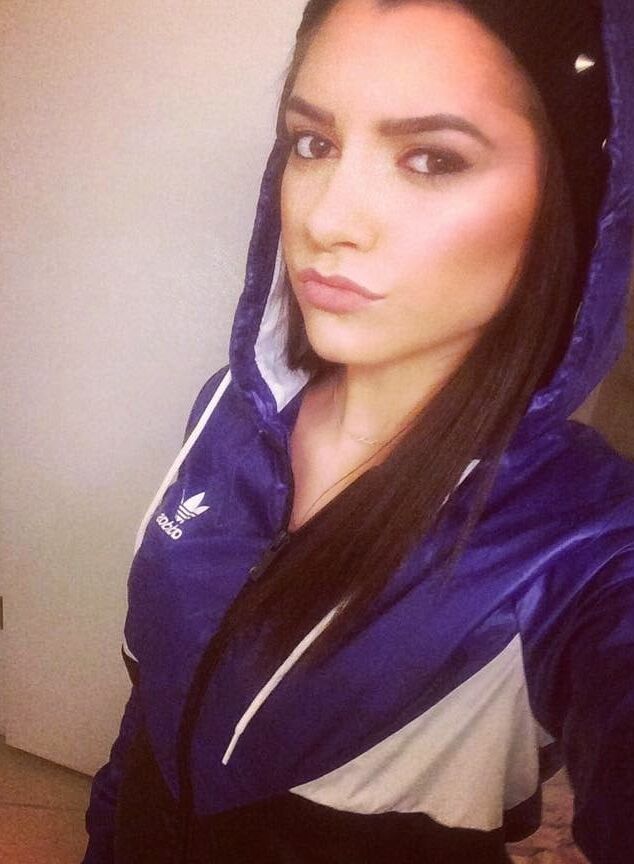 SEXY Bella Foels Who Did Amateur Porn