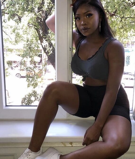 Busty Ebony Babe: Thandi