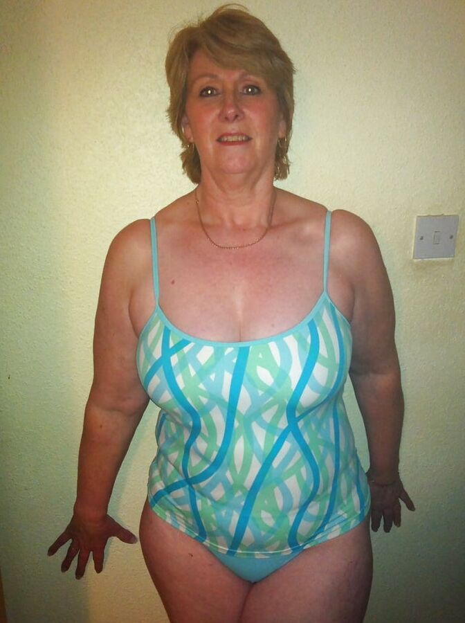 Sexy matures and curvy ladies in swimsuits
