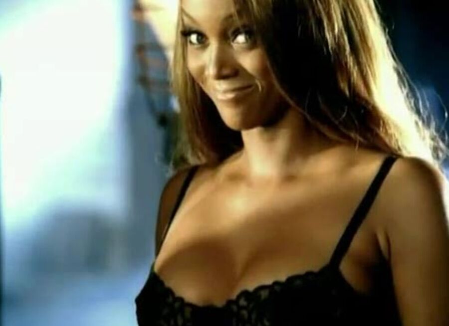 Tyra Banks - Victoria&;s Secret Commericial