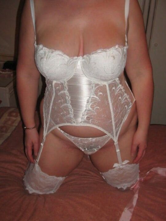 Snevla in white