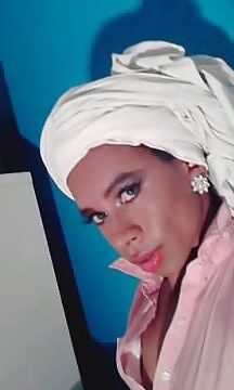 Carolain