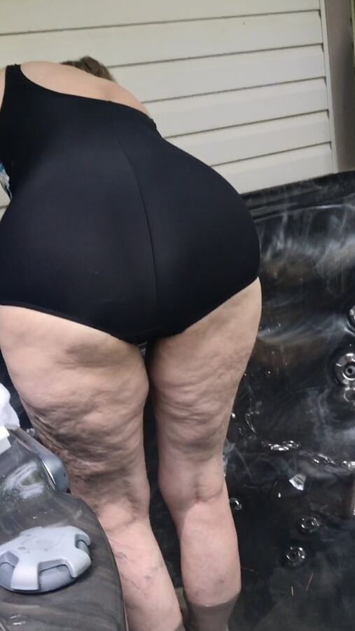 Sexy matures and curvy ladies in swimsuits