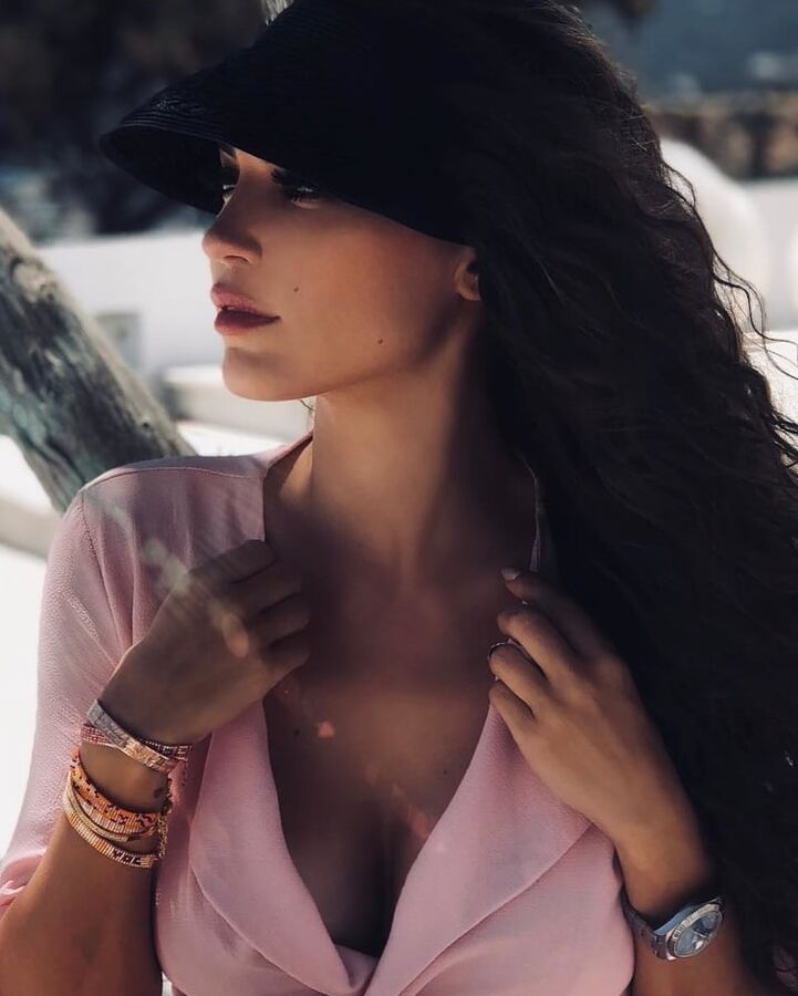 Yolanthe Cabau van Kasbergen hot dutch celeb