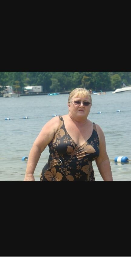 Hoodyman SSBBW . Debbie fat pig .