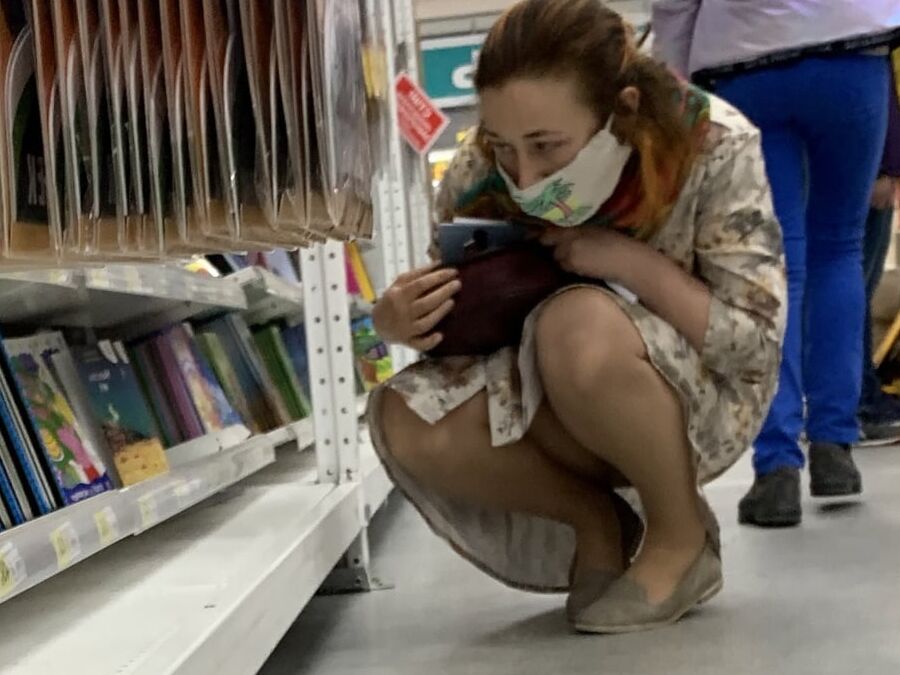 Upskirt in bookmall
