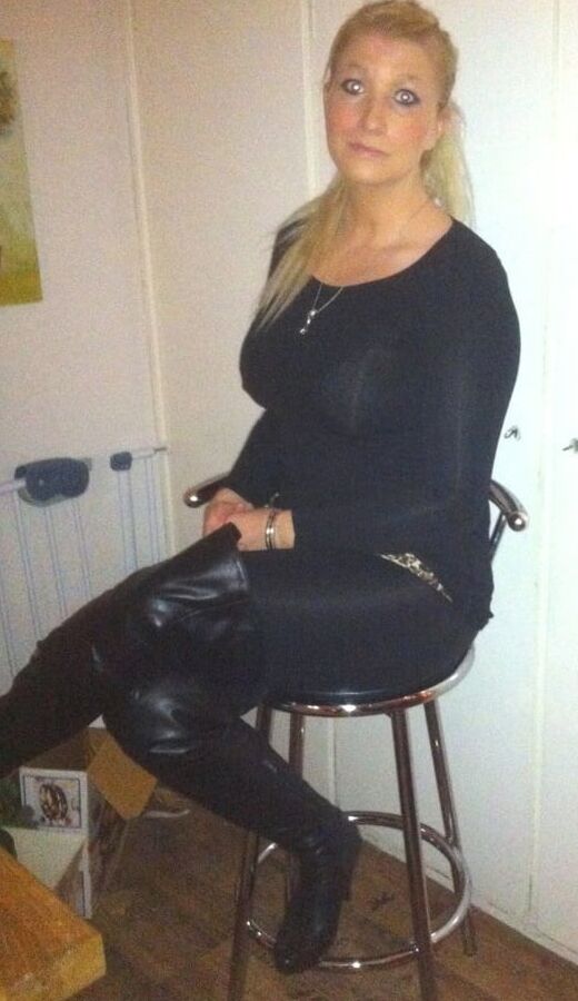 Mile &amp; Gilfs wearing boots no.