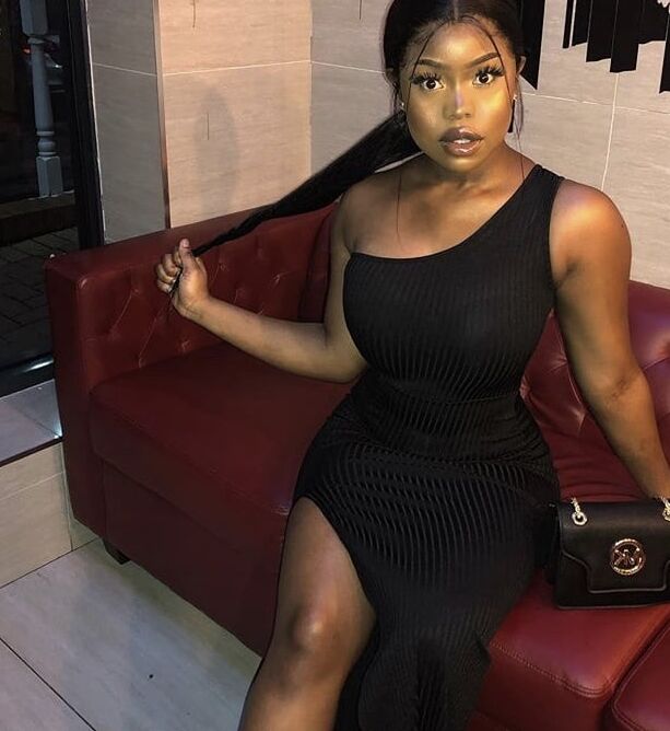 Busty Ebony Babe: Thandi