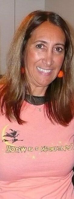 Jerk off to my older Italian MILF neighbor