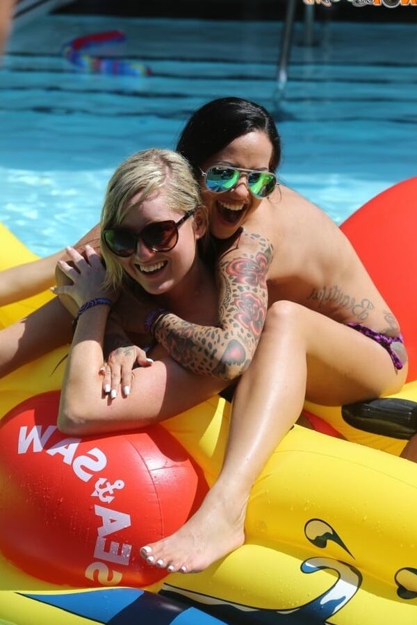 stacey havoc camcon toplees pool party